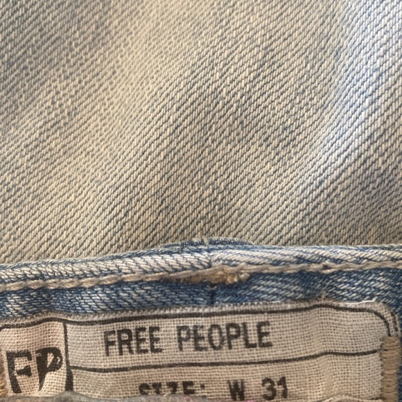 FREE PEOPLE FADED DISTRESSED JEANS - Picture 5 of 7
